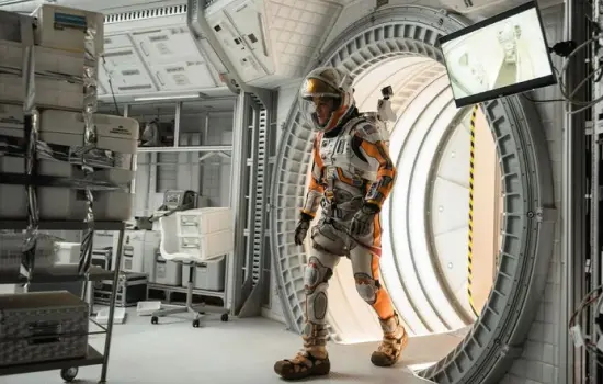 Space simulation chamber equipped with Ultrahivac’s high-performance vacuum technology.